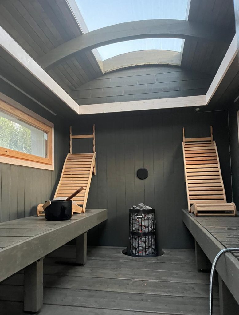 Kustomoitu höyrysauna.
